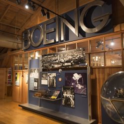 Além da história da própria Boeing