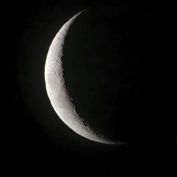 Lua pelo telescopio (FOTO: Amatista Travel)