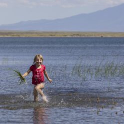 Serena foi para a água de roupa