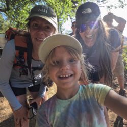 Selfie com as parceiras de caminhada