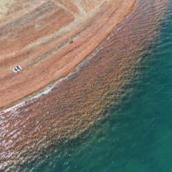 Praia quase só para nós